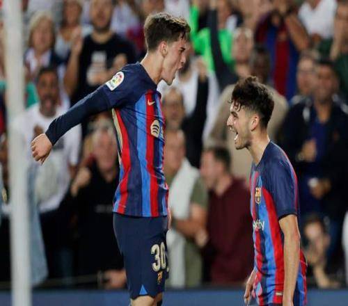 凌晨3点半巴萨出战！冲击西甲2连胜，433新阵曝光，莱万德容替补