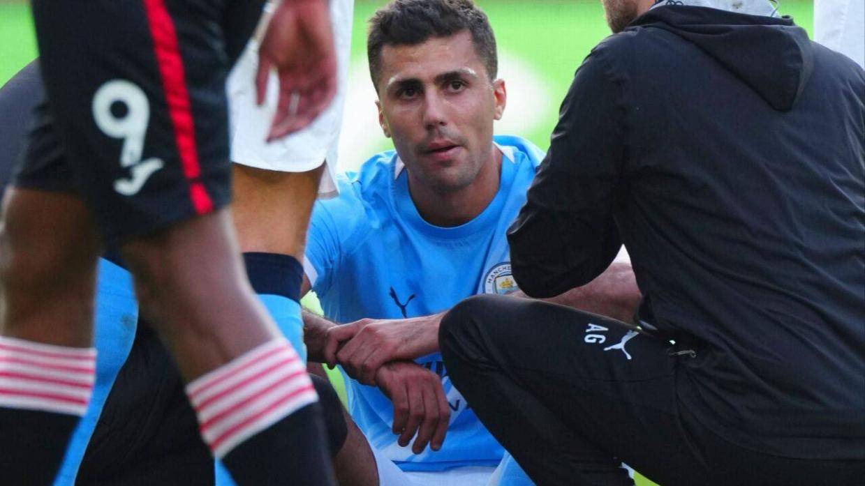 曼城金球先生又伤了！仅踢20分钟被换下 彻底沦为玻璃人